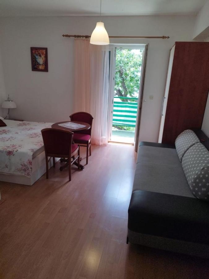 Apartments Mare - 150 M From Beach เบรลา ภายนอก รูปภาพ