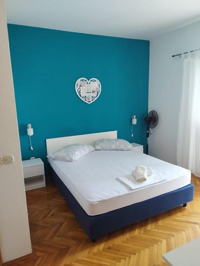 Apartments Mare - 150 M From Beach เบรลา ภายนอก รูปภาพ